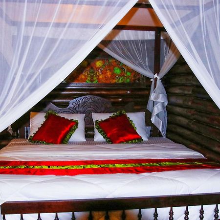Greens Tree House & Wood House Султан Батери Екстериор снимка