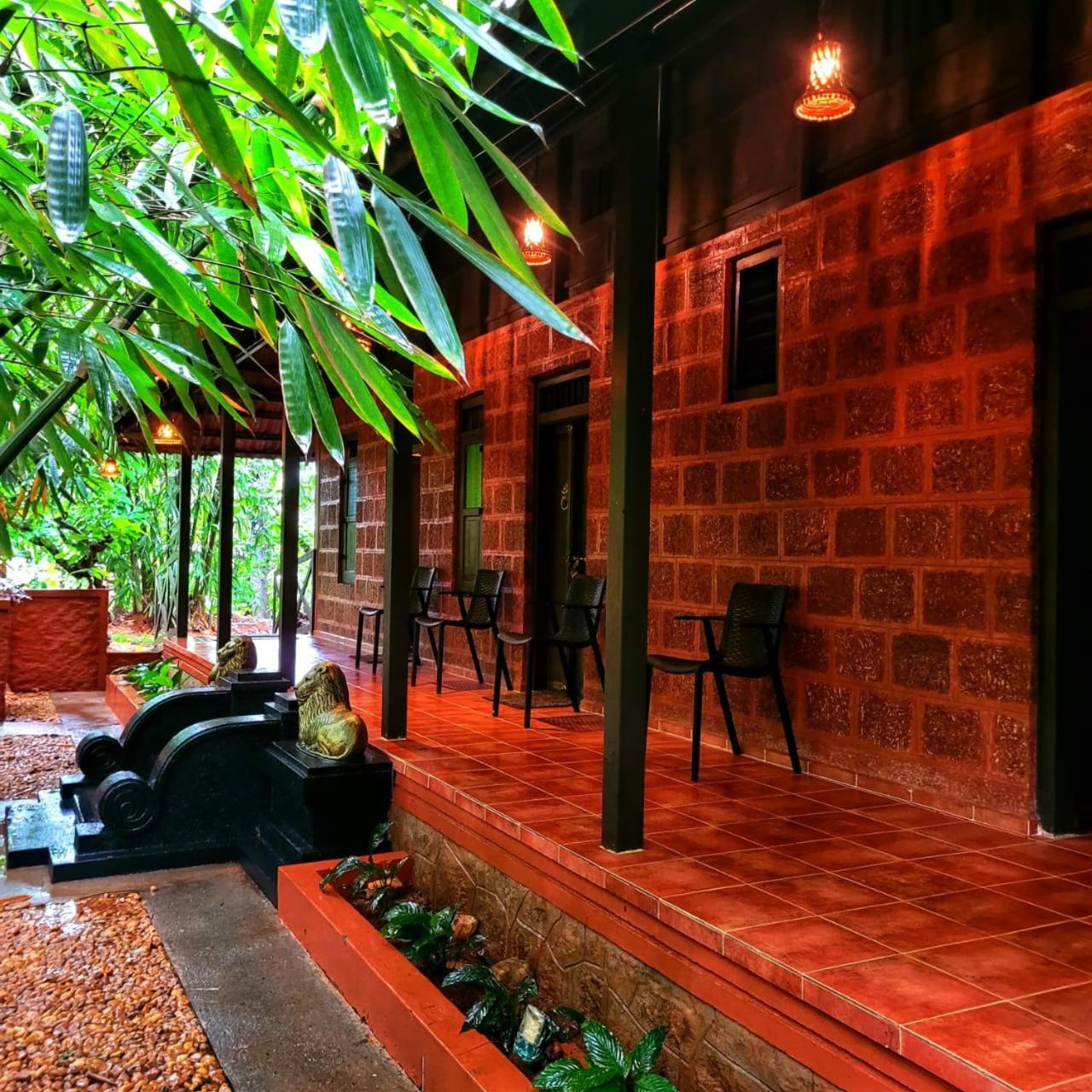Greens Tree House & Wood House Султан Батери Екстериор снимка