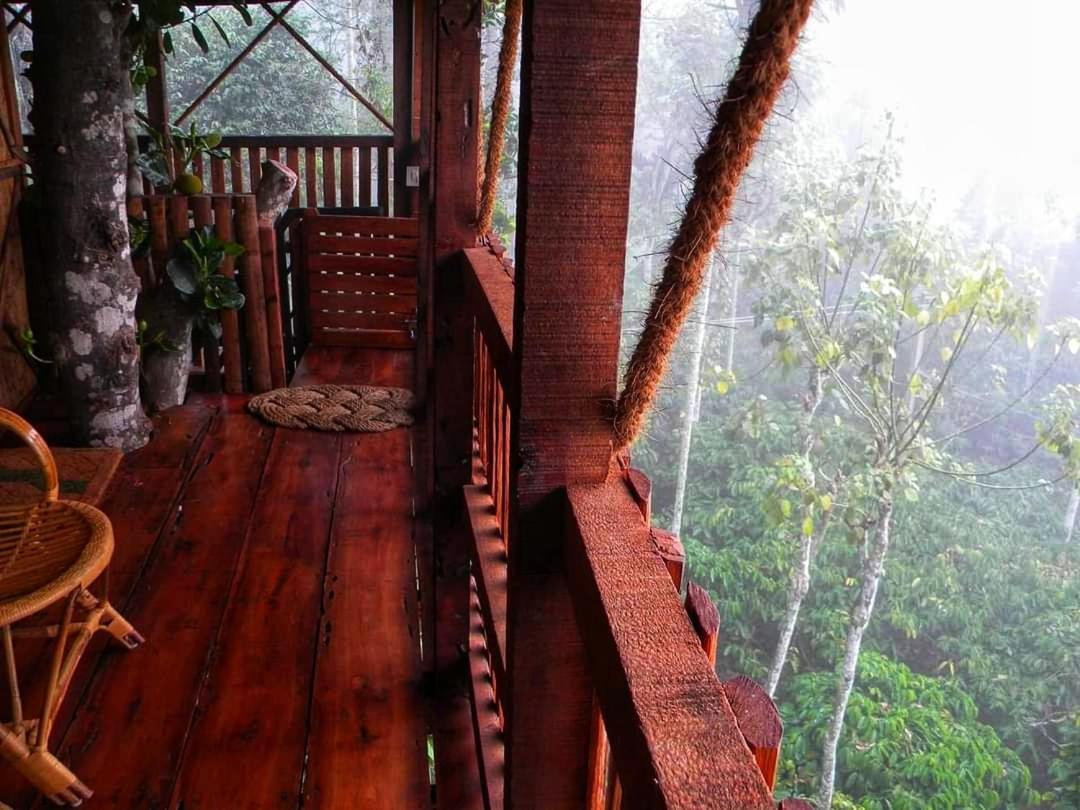 Greens Tree House & Wood House Султан Батери Екстериор снимка
